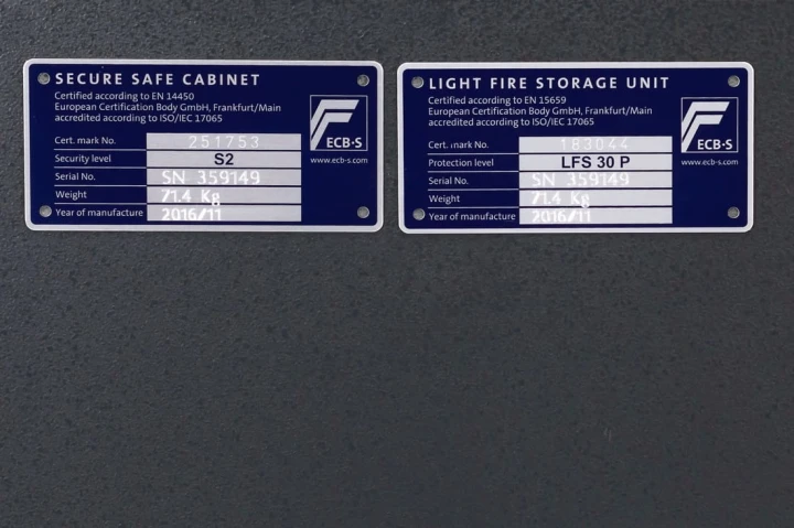 sejf-ognioodporny-home-safe-90-10.jpg