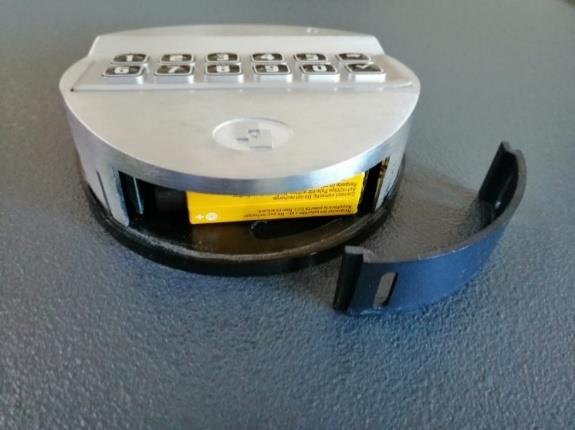 Wymiana baterii w zamku Pulse 2 - krok 2